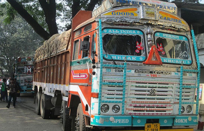 হিলি স্থলবন্দর দিয়ে আমদানি-রফতানি বন্ধ