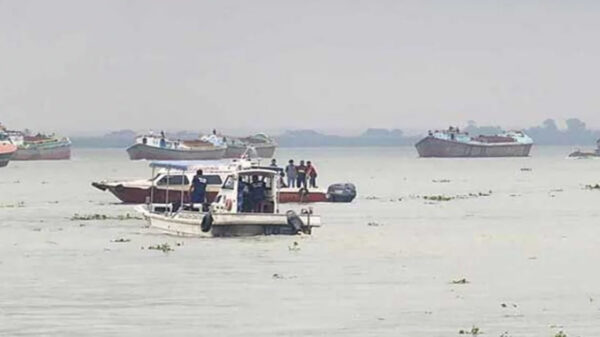 ৬ হাজার বস্তা সরকারি চাল নিয়ে ডুবলো বাল্কহেড জাহাজ