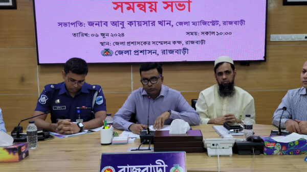 ঈদযাত্রায় দৌলতদিয়া-পাটুরিয়া রুটে চলবে ১৮টি ফেরি ও ২০টি লঞ্চ