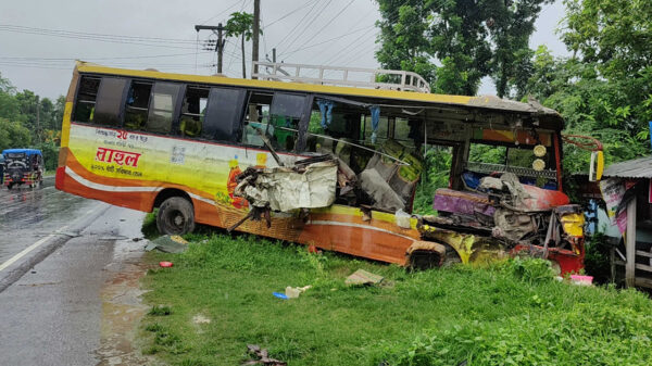 রাজবাড়ীতে বাস-ট্রাক মুখোমুখি, নিহত ২