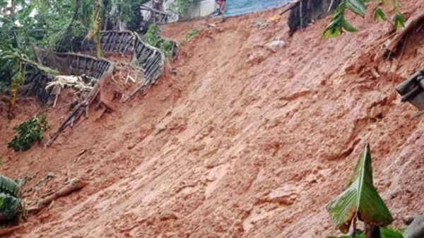 কক্সবাজারে পাহাড়ধসে একই পরিবারের ৩ জনের মৃত্যু