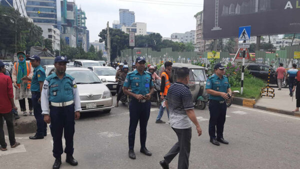 ট্রাফিক শৃঙ্খলা: একদিনে জরিমানা ৭ লাখ, ৩৭ গাড়ি ডাম্পিং