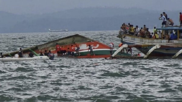 নাইজেরিয়ায় যাত্রীবাহী নৌকা ডুবে নিখোঁজ অন্তত ১০০