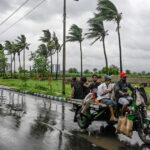 সন্ধ্যার মধ্যে ৮০ কিমি বেগে ঝড়, হুঁশিয়ারি সংকেত