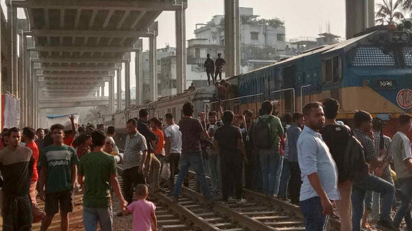 পদ্মা সংযোগ বাদে সারাদেশের সঙ্গে রেল যোগাযোগ বন্ধ