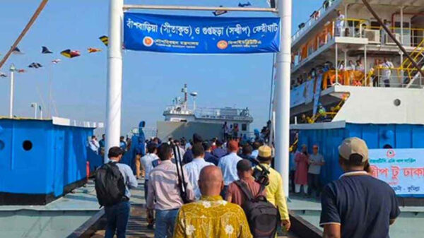 দেশে প্রথমবারের মতো সমুদ্রপথে ফেরি চলাচল শুরু