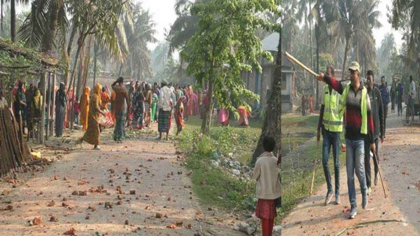 পাওনা টাকাকে কেন্দ্র করে দুপক্ষের সং'ঘ'র্ষ, আ'হ'ত ৫০