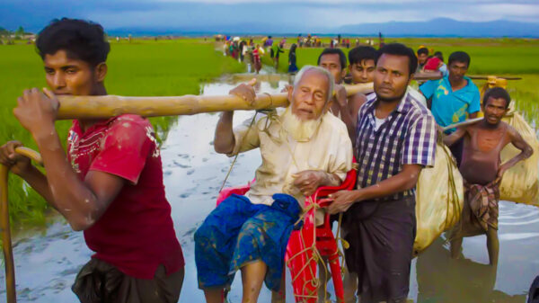 প্রেসিডেন্ট ডোনাল্ড ট্রাম্পের আদেশ অনুযায়ী বিদেশে যাবতীয় সহায়তা ও অনুদান স্থগিত রেখেছে ওয়াশিংটন; ফলে জাতিসংঘকেও বিভিন্ন খাতে বাজেট কাটছাঁট করতে হচ্ছে এবং এর ফলে বাংলাদেশের আশ্রয় শিবিরে থাকা রোহিঙ্গাদের খাদ্য সহায়তা নিয়ে উদ্বেগ দেখা দিয়েছে।