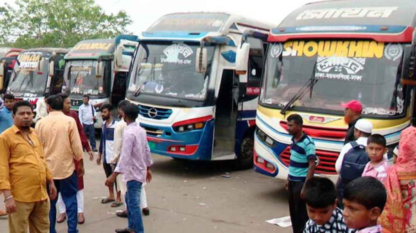 ঈদের পরদিনও রাজধানী ছাড়ছেন অনেকে