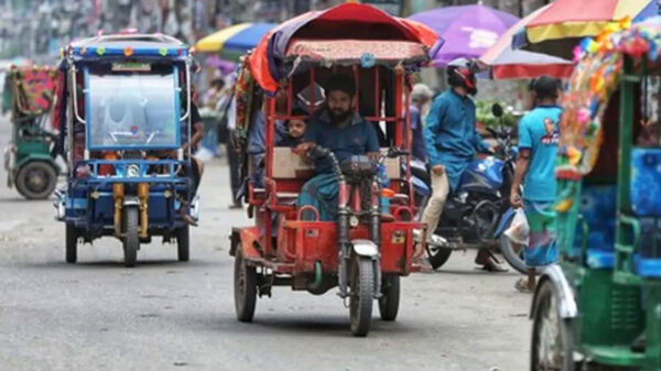ঢাকার মূল সড়কে কোনো ব্যাটারিচালিত রিকশা চলতে পারবে না