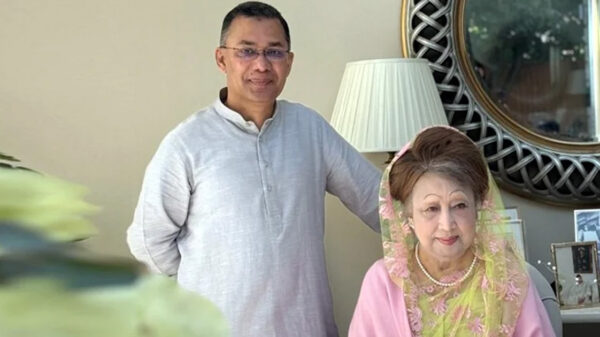 দেশে ফিরছেন খালেদা জিয়া, প্রস্তুত হচ্ছে এয়ার অ্যাম্বুলেন্স