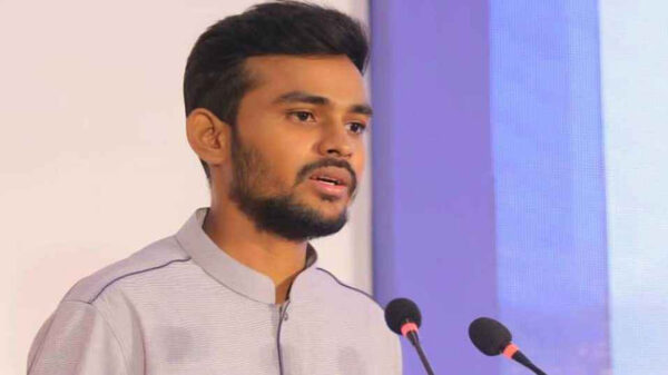 নতুন দলে যোগ দেওয়া প্রসঙ্গে যা বললেন উপদেষ্টা আসিফ