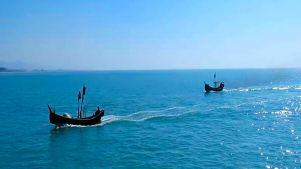 মধ্যরাত থেকে ৫৮ দিন সাগরে মাছ ধরায় নিষেধাজ্ঞা