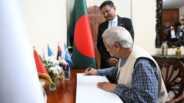 রোমে বাংলাদেশ হাউস পরিদর্শন করলেন প্রধান উপদেষ্টা