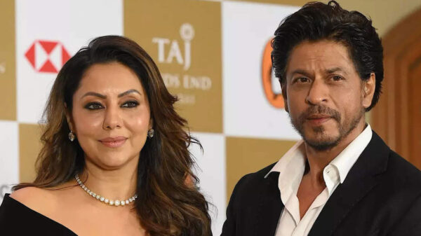 শাহরুখকে বিয়ে করতে অভিনেতার নাম পাল্টে ফেলেন গৌরী