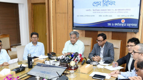 শিগগিরই শ্রম আইন সংশোধন করা হবে: উপদেষ্টা