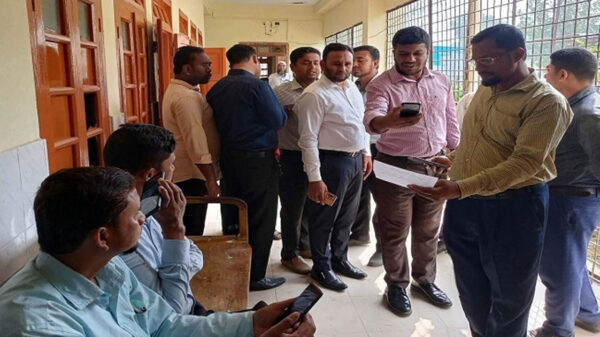 ওষুধ কোম্পানির প্রতিনিধিরা চিকিৎসকের সাথে দেখা করতে পারবেন না