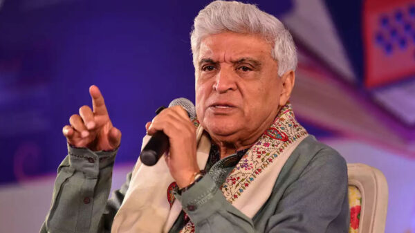 কেউ গালি না দিলে বুঝি কোথাও ভুল করেছি: জাভেদ আখতার