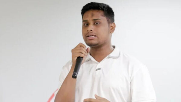 গাজীপুরে হাসনাত আবদুল্লাহর গাড়িতে হামলা