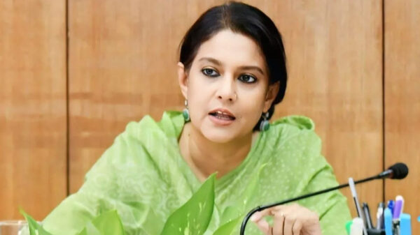 তরুণদের ক্ষমতার মোহ থেকে সরে আসতে হবে: রিজওয়ানা