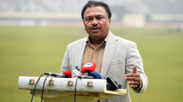 দেশ ছেড়েছেন ফারুক, আজই সভাপতি হচ্ছেন আমিনুল