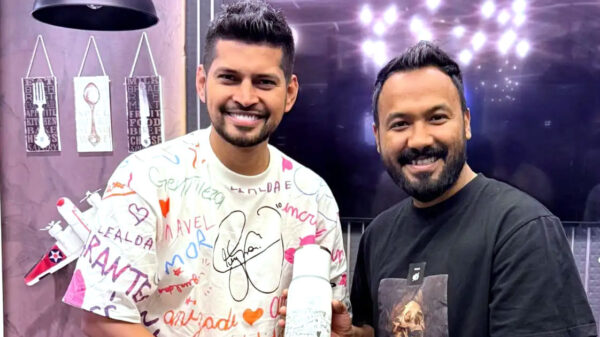 নেইমারের ‘বিশেষ উপহার’ পেলেন অভিনেতা পলাশ
