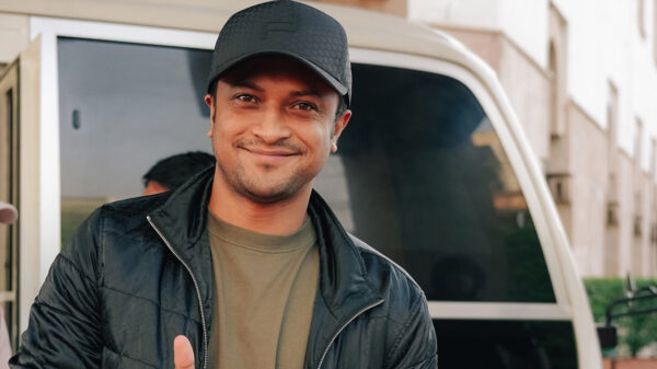 পিএসএল খেলতে পাকিস্তানে সাকিব