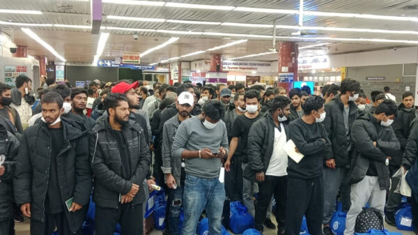 লিবিয়া থেকে দেশে ফিরলেন ১৫০ বাংলাদেশি