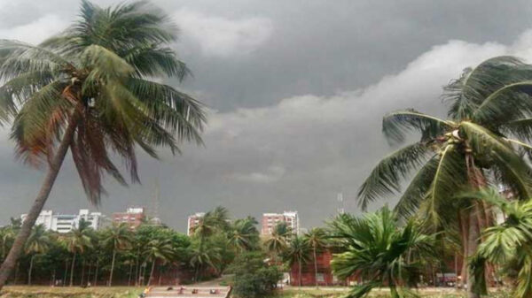 সন্ধ্যার মধ্যে আট অঞ্চলে ঝড়ের আভাস