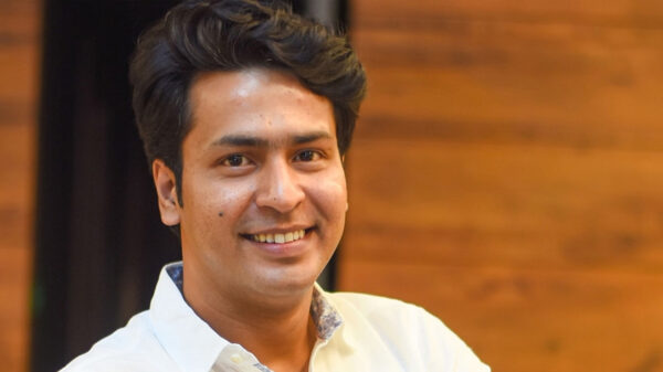 আফ্রিকায় মাংস খেয়ে হাসপাতালে ছিলেন অনির্বাণ