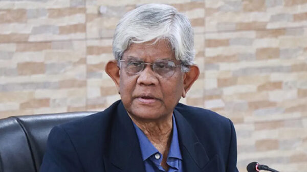 আমরা যুদ্ধ পর্যবেক্ষণ করছি, এখনই জ্বালানির দাম বৃদ্ধি নয় অর্থ উপদেষ্টা