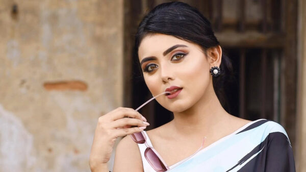 এক ছবিতেই সাত চরিত্রে ইধিকা পাল