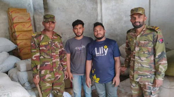 গাইবান্ধায় সেনাবাহিনীর অভিযানে ১৫ হাজার কেজি নিষিদ্ধ পলিথিন উদ্ধার