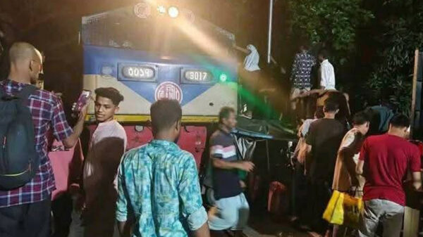 কালুরঘাট সেতুতে দুর্ঘটনা : বরখাস্ত ৪ রেলকর্মী, তদন্ত কমিটি গঠন