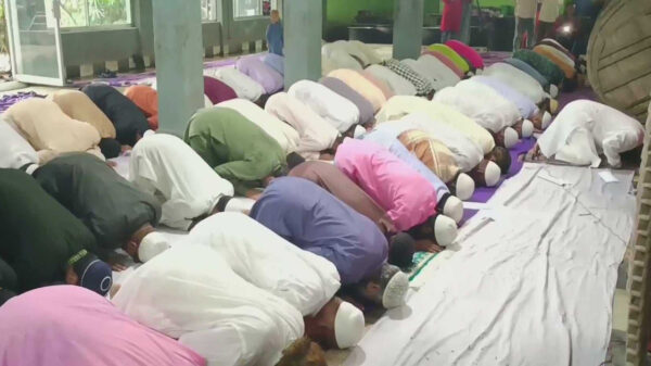 দিনাজপুরের ৬ উপজেলায় ঈদের জামাত অনুষ্ঠিত