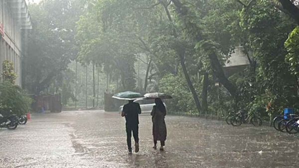 দুপুরের মধ্যে ৭ অঞ্চলে ঝড়-বৃষ্টির আভাস