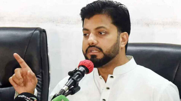 নগর ভবনে কোনো উপদেষ্টা বা প্রশাসক বসতে পারবেন না, ইশরাকের হুঁশিয়ারি