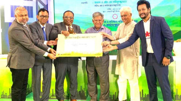 বাংলাদেশের কসমেটিকস বিশ্ববাজারেও সমাদৃত: শ্রম উপদেষ্টা