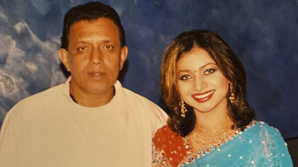 মিঠুন চক্রবর্তী আমাকে চা বানিয়ে খাওয়ালেন: আঁখি আলমগীর