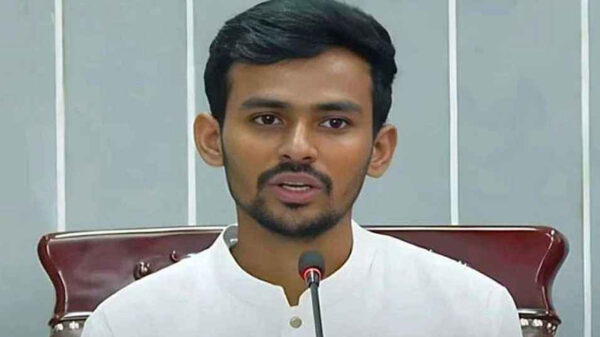 গণতান্ত্রিক প্রক্রিয়ায় ক্ষমতা হস্তান্তর হবে: আসিফ মাহমুদ