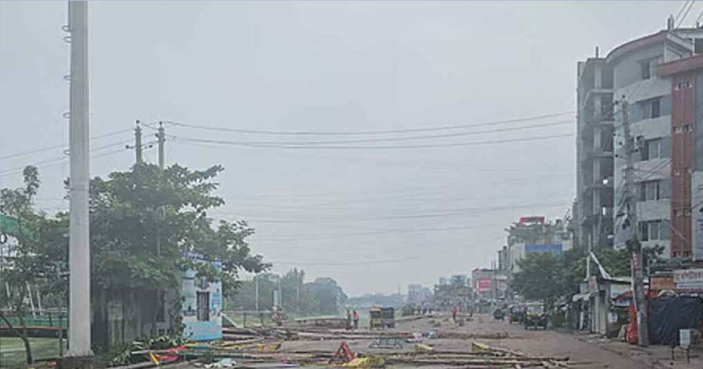 গোপালগঞ্জে আজ রাত আটটা পর্যন্ত কারফিউ শিথিল