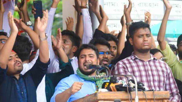 চাঁদাবাজদের কবল থেকে ব্যবসায়ীদের রক্ষা করব নাহিদ
