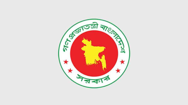 সরকারি কর্মকর্তা-কর্মচারীদের নতুন বেতনকাঠামো নির্ধারণের জন্য পে কমিশন গঠন করা হয়েছে। এ কমিশনের প্রধান করা হয়েছে সাবেক অর্থসচিব জাকির আহমেদ খানকে।