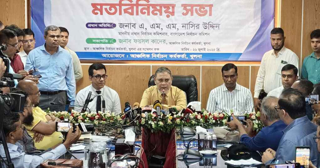 নির্বাচনে অস্ত্রের চেয়েও ভয়াবহ হুমকি হতে পারে এআই: সিইসি