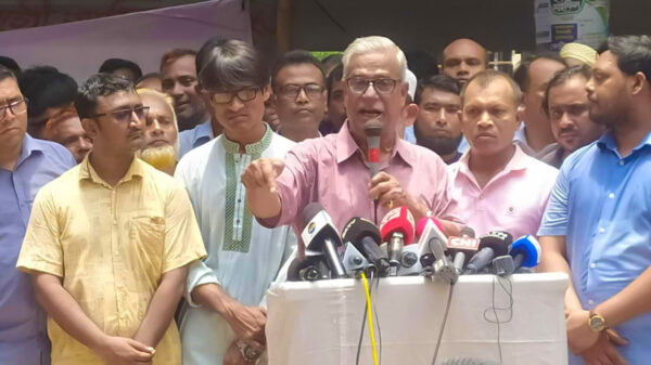 সব ষড়যন্ত্র রুখে দেওয়ার সাহস বিএনপির আছে ফারুক