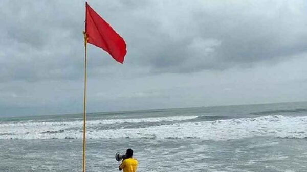 সমুদ্রবন্দরে ৩ নম্বর সতর্ক সংকেত