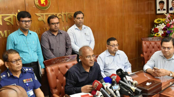 সারাদেশে আজ থেকেই চিরুনি অভিযান: স্বরাষ্ট্র উপদেষ্টা