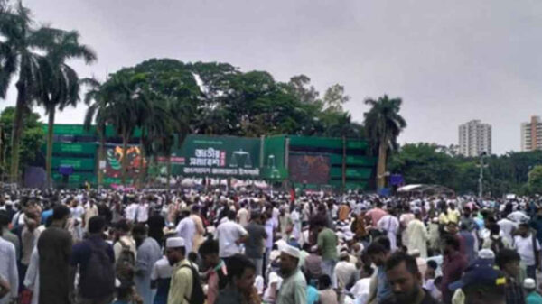 সোহরাওয়ার্দী উদ্যানে জামায়াত নেতাকর্মীদের ঢল