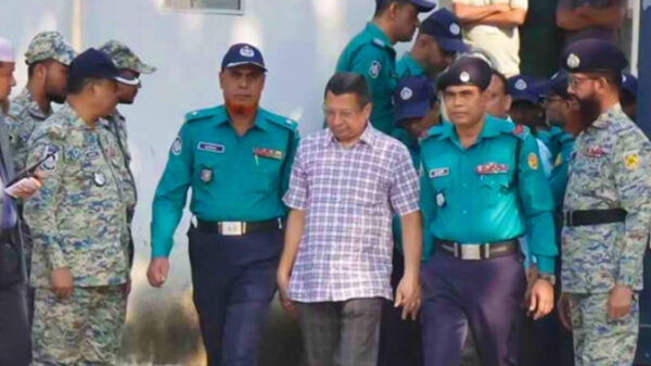 ‘রাজসাক্ষী হয়ে সত্য প্রকাশের শর্তে সাবেক আইজিপিকে ক্ষমার বিষয়টি বিবেচনা করা হবে’