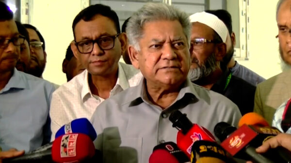 কারখানা বন্ধের জন্য সরকার দায়ী নয় শ্রম উপদেষ্টা